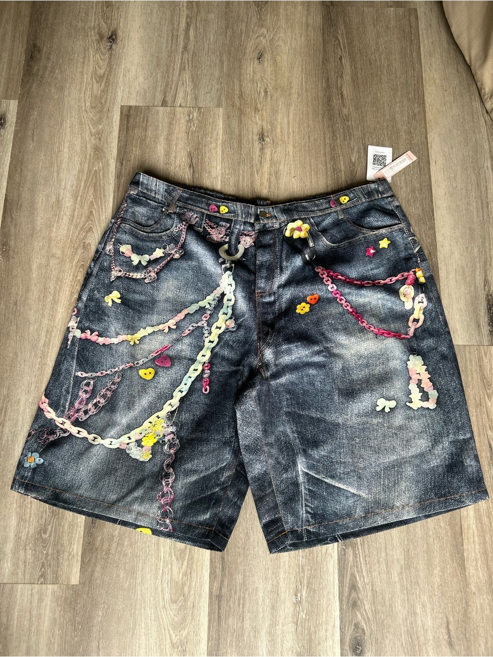 Micas Chain Print Vintage Acid Wash Long Shorts